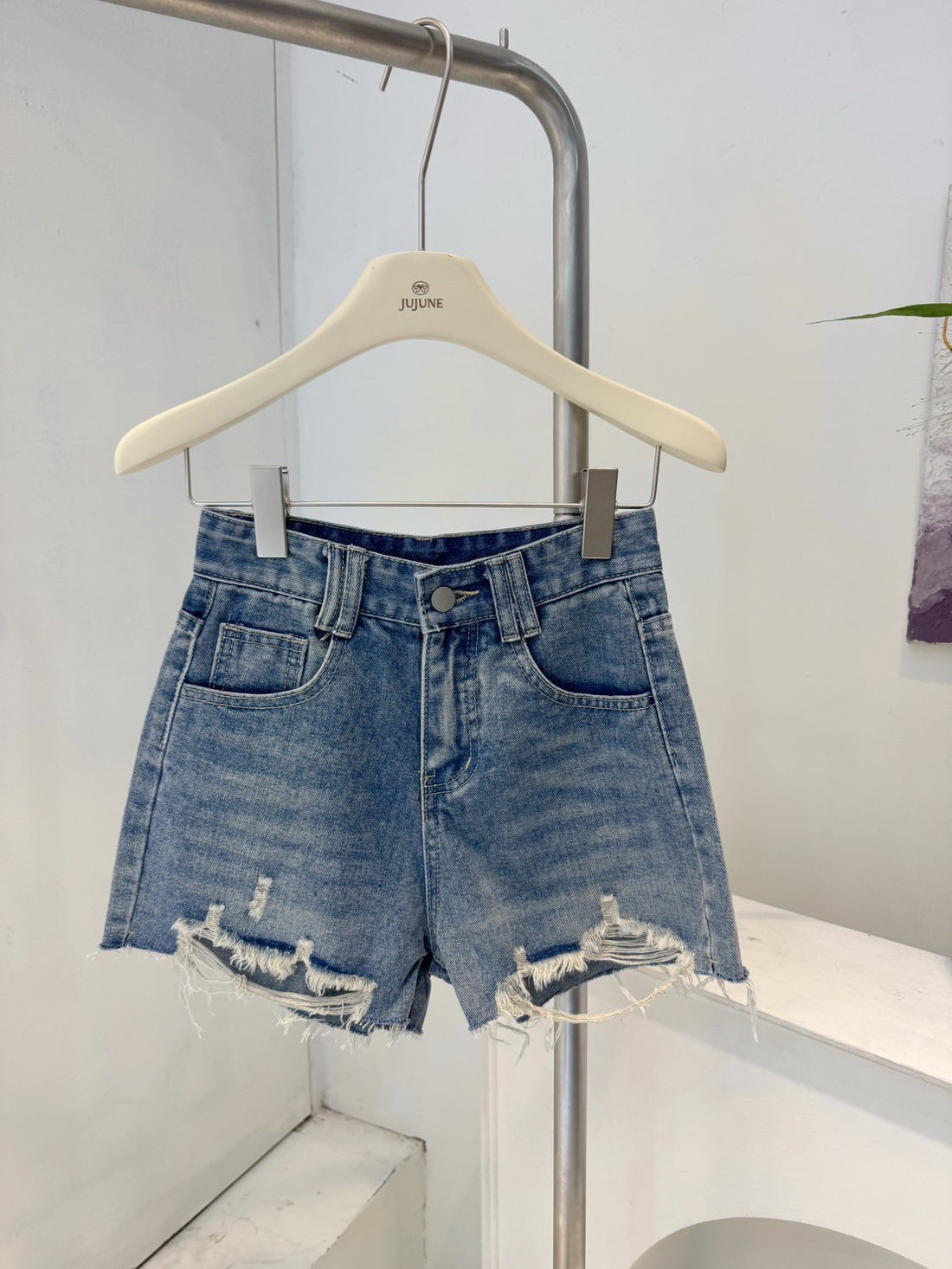 破損感牛仔短褲