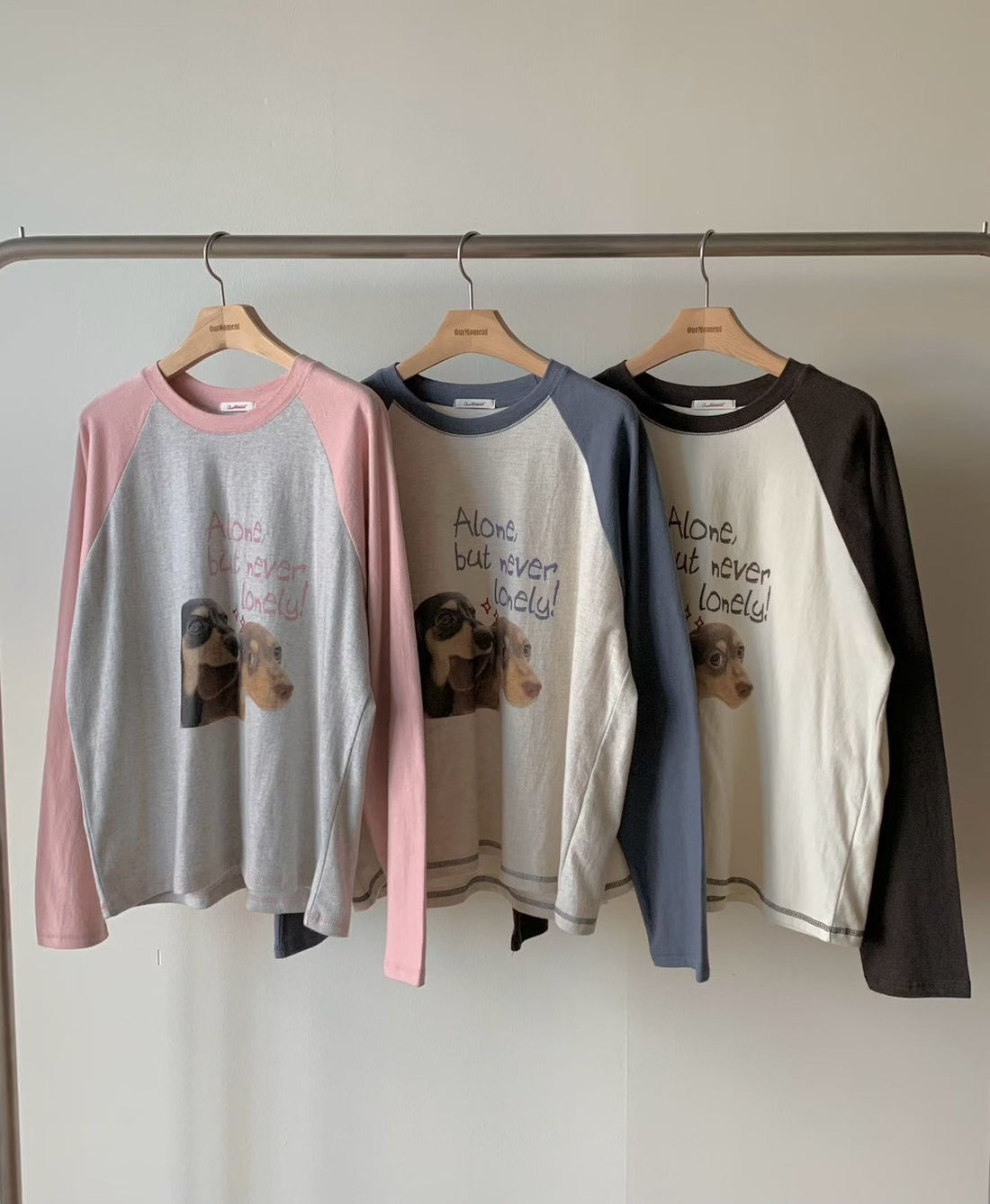 撞色手繡臘腸狗TEE