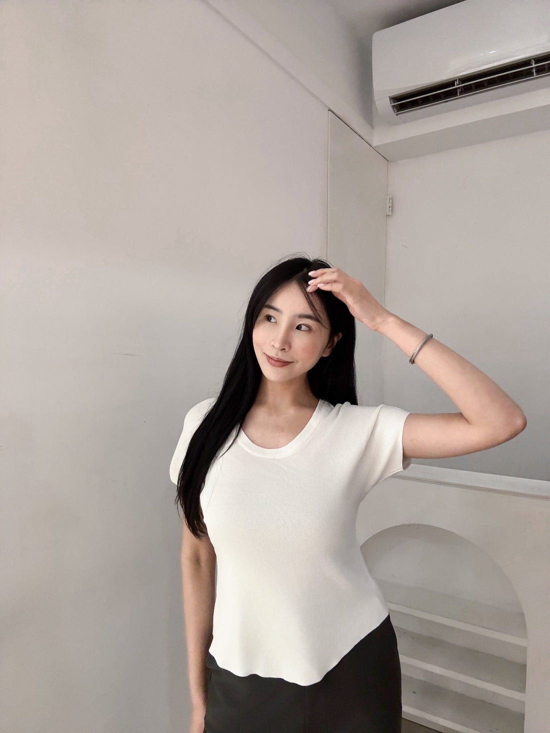 高質感冰絲圓領上衣