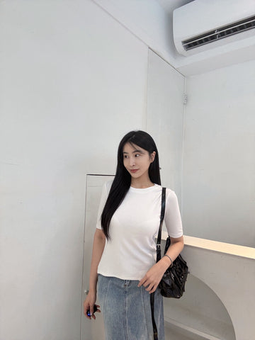 寬領口彈力半袖上衣