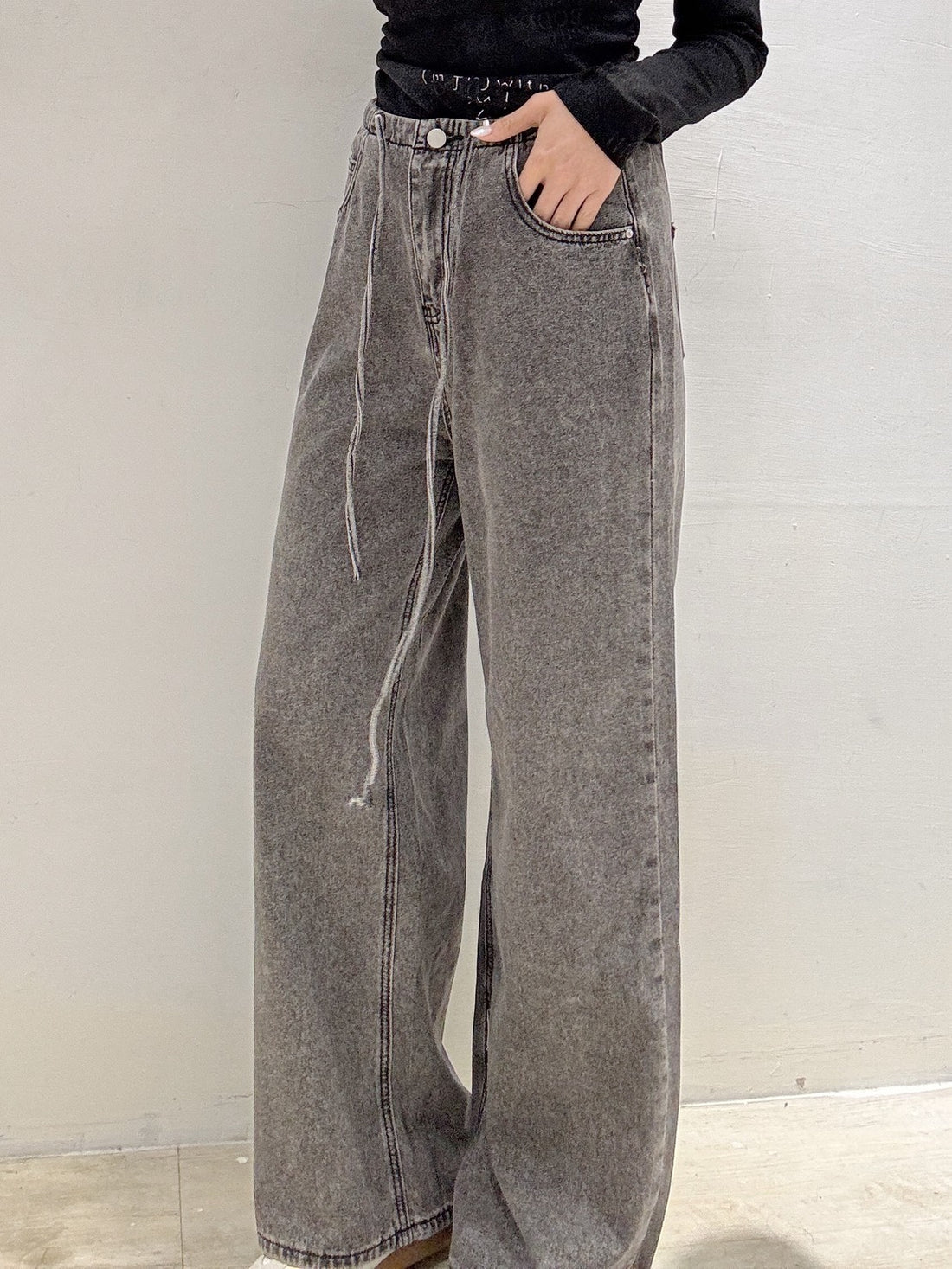 淺煙灰直筒牛仔褲