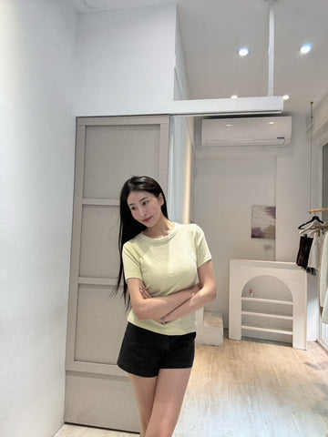 寬領口修身涼感TEE