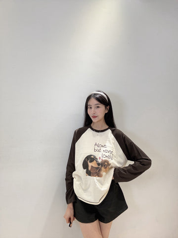 撞色手繡臘腸狗TEE