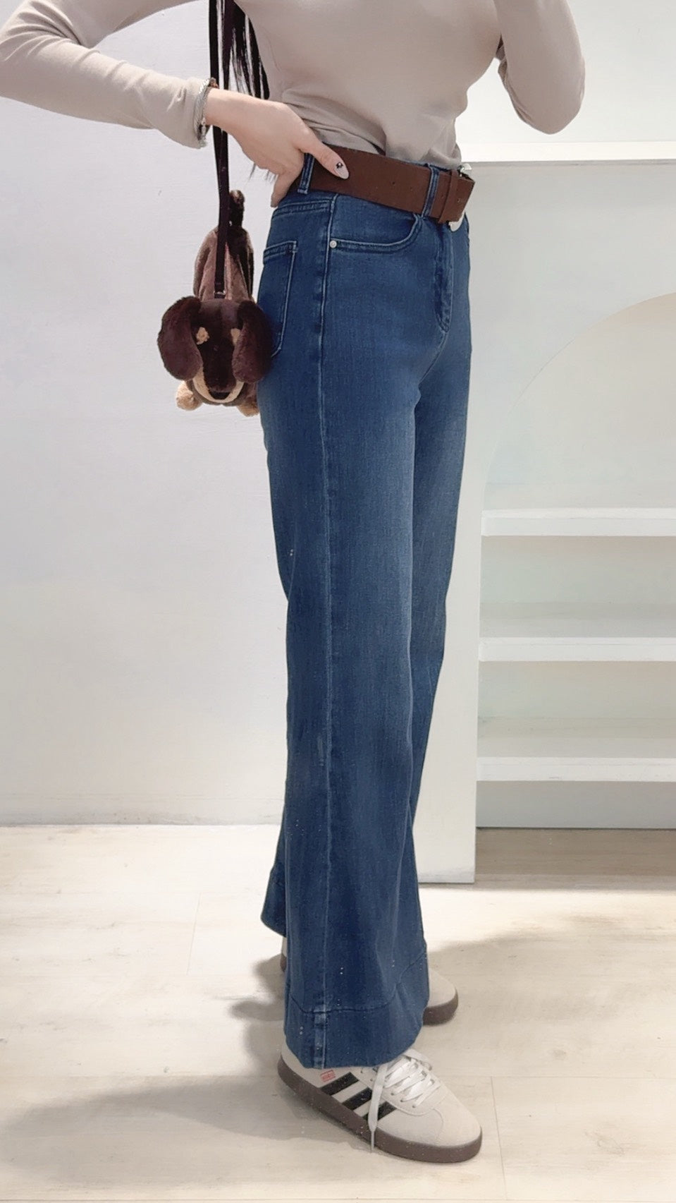 假胯寬消失彈力喇叭褲