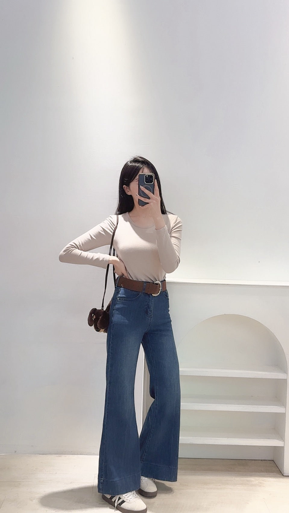 假胯寬消失彈力喇叭褲