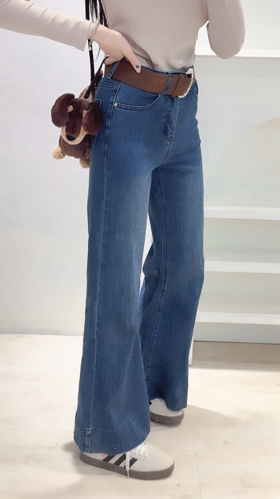 假胯寬消失彈力喇叭褲