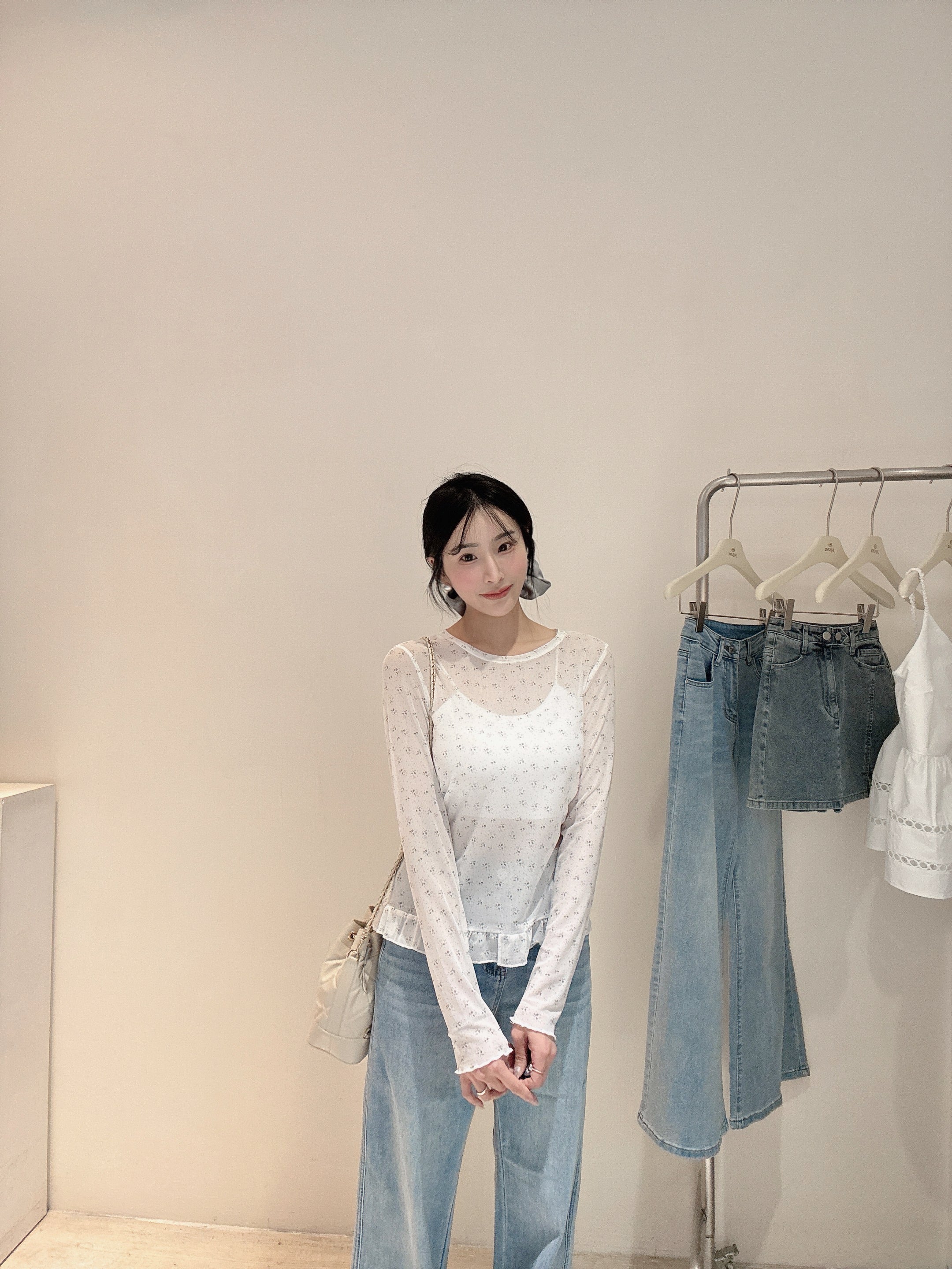 荷葉邊小花透膚衫