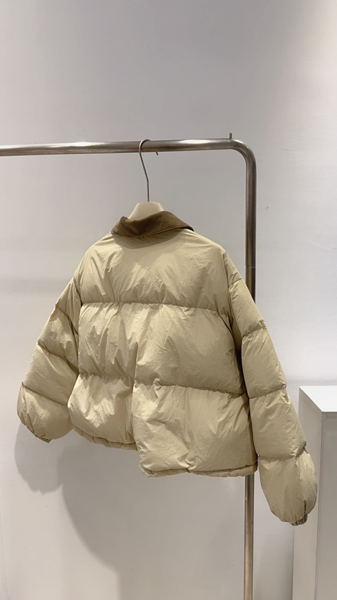 燈芯絨拼接領鴨絨外套