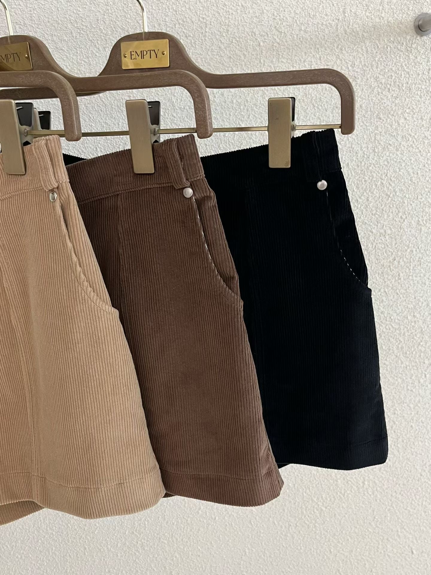 燈芯絨後鬆緊短褲