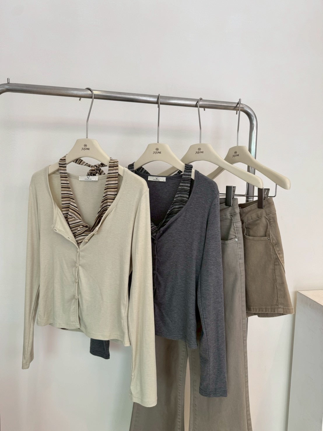 兩件式條紋繞脖上衣