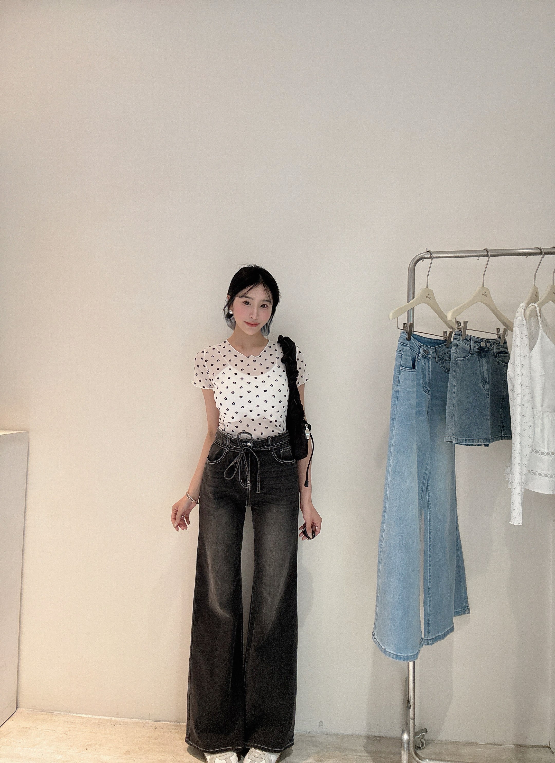 車線直筒喇叭褲