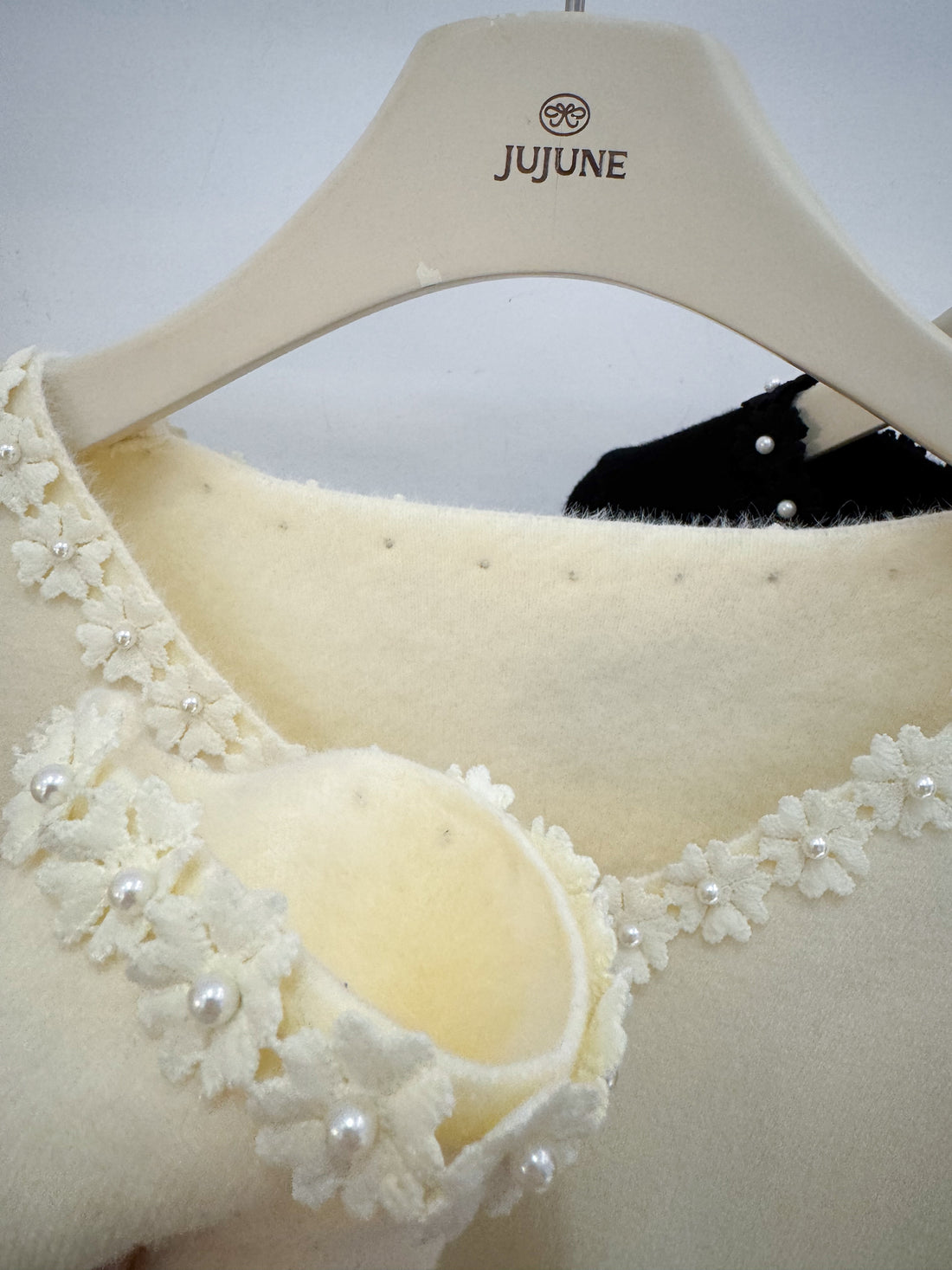 立體小花刷絨上衣