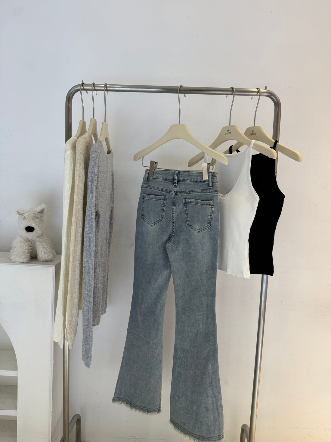 鬚鬚車線喇叭褲