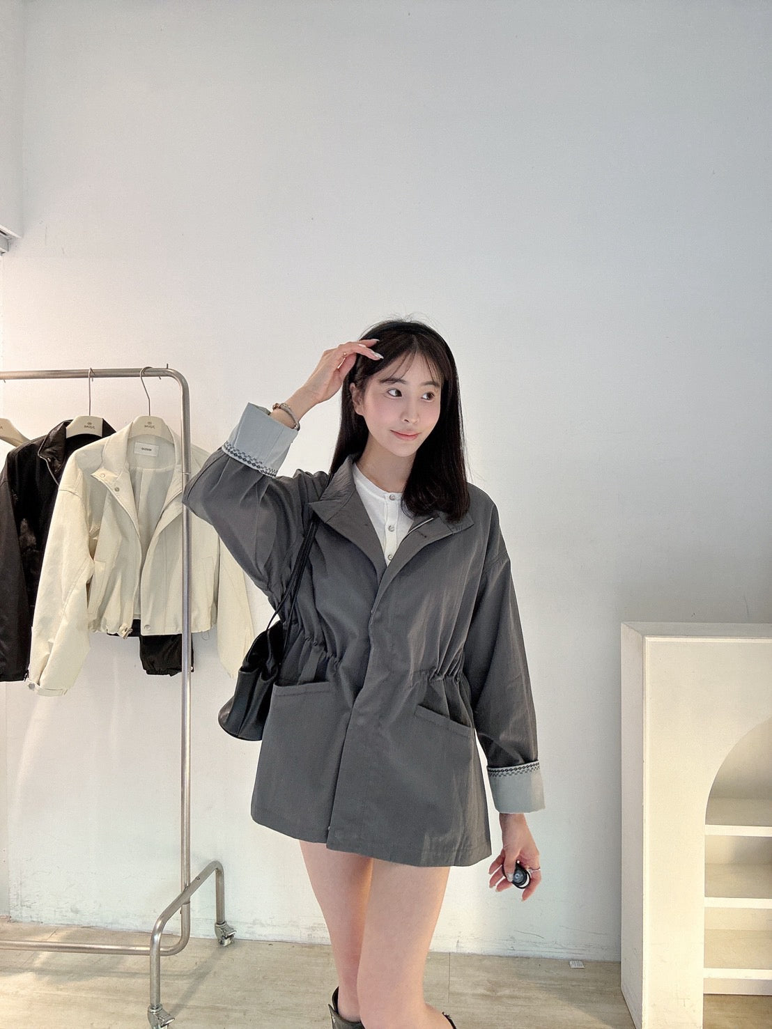 設計款刺繡風衣外套