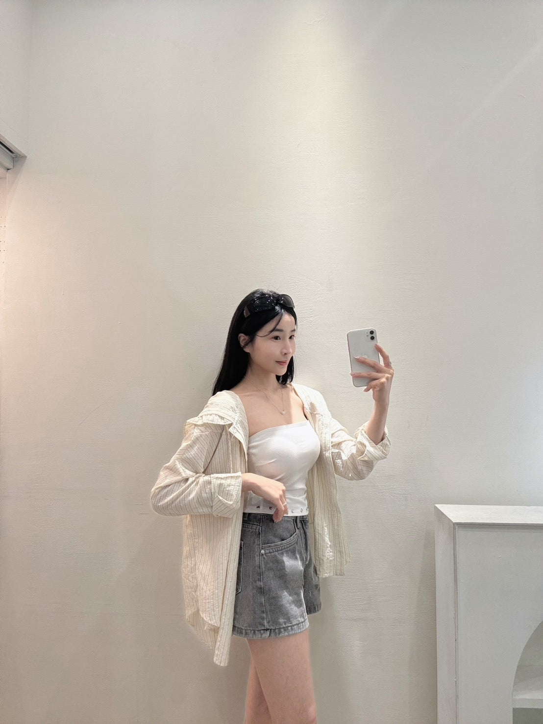 水洗灰顯瘦短褲