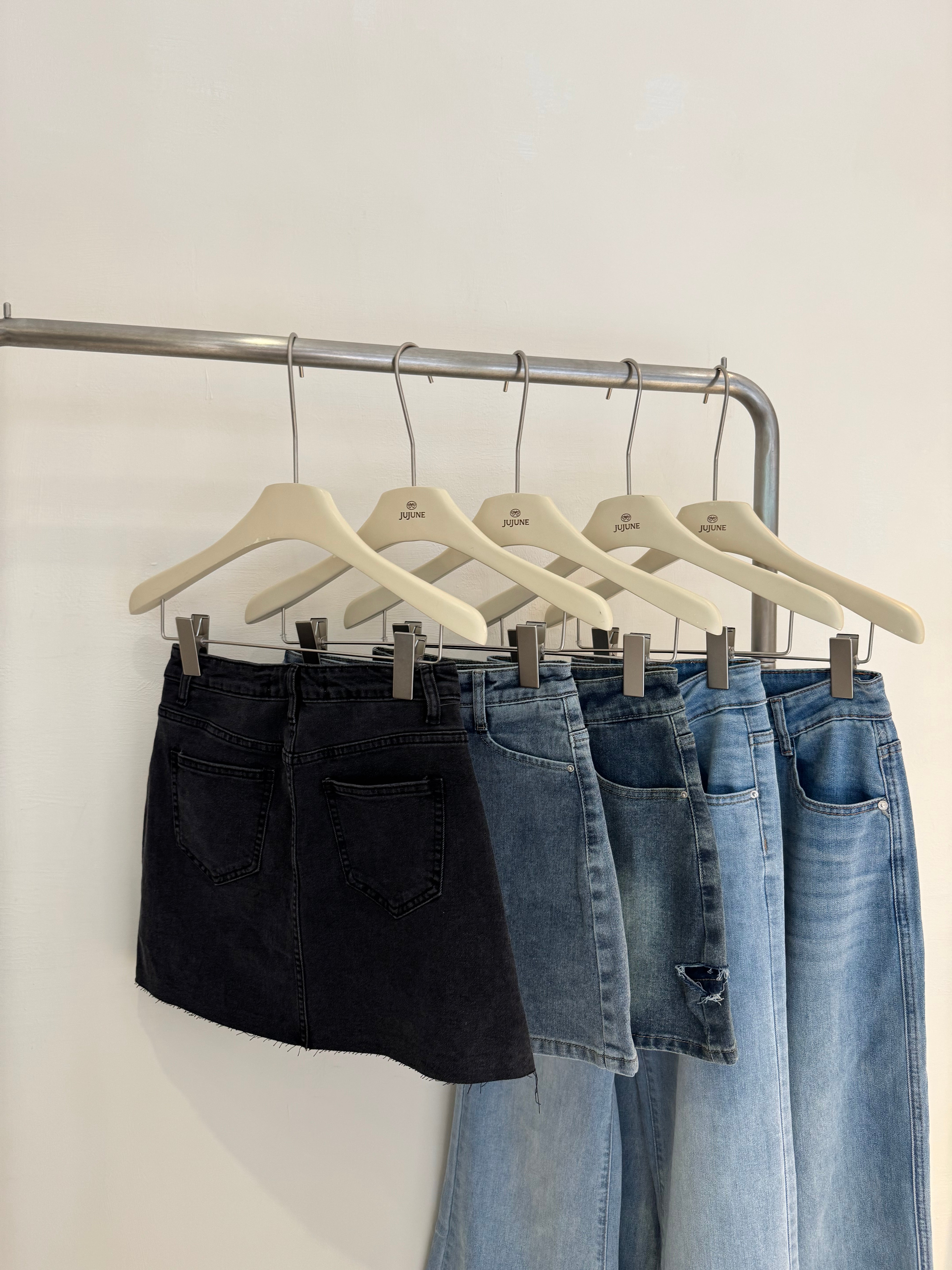 水洗黑彈力牛仔褲裙