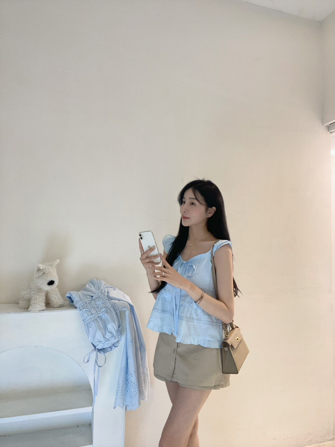 小飛袖簍空荷葉背心