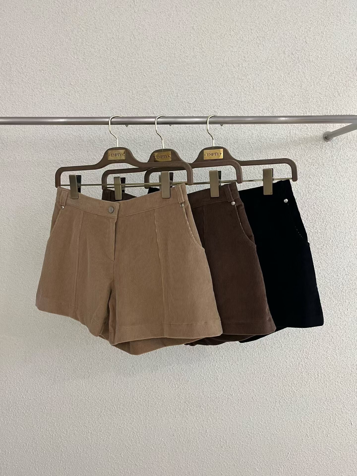 燈芯絨後鬆緊短褲