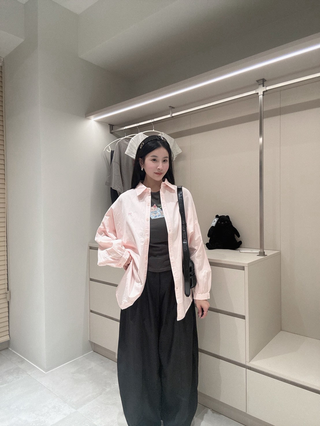 設計款曬黑小貓上衣