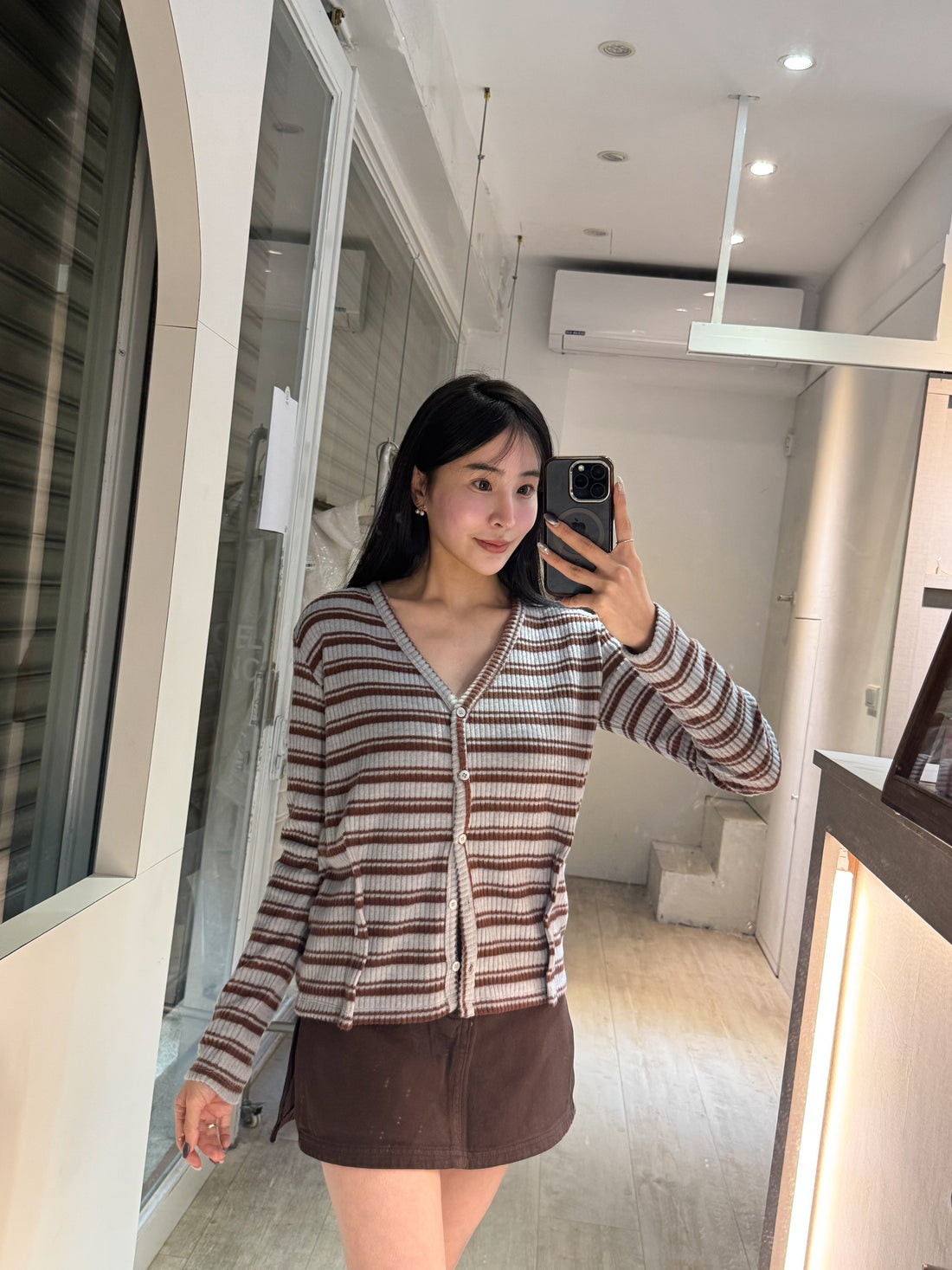 條紋造型扣上衣