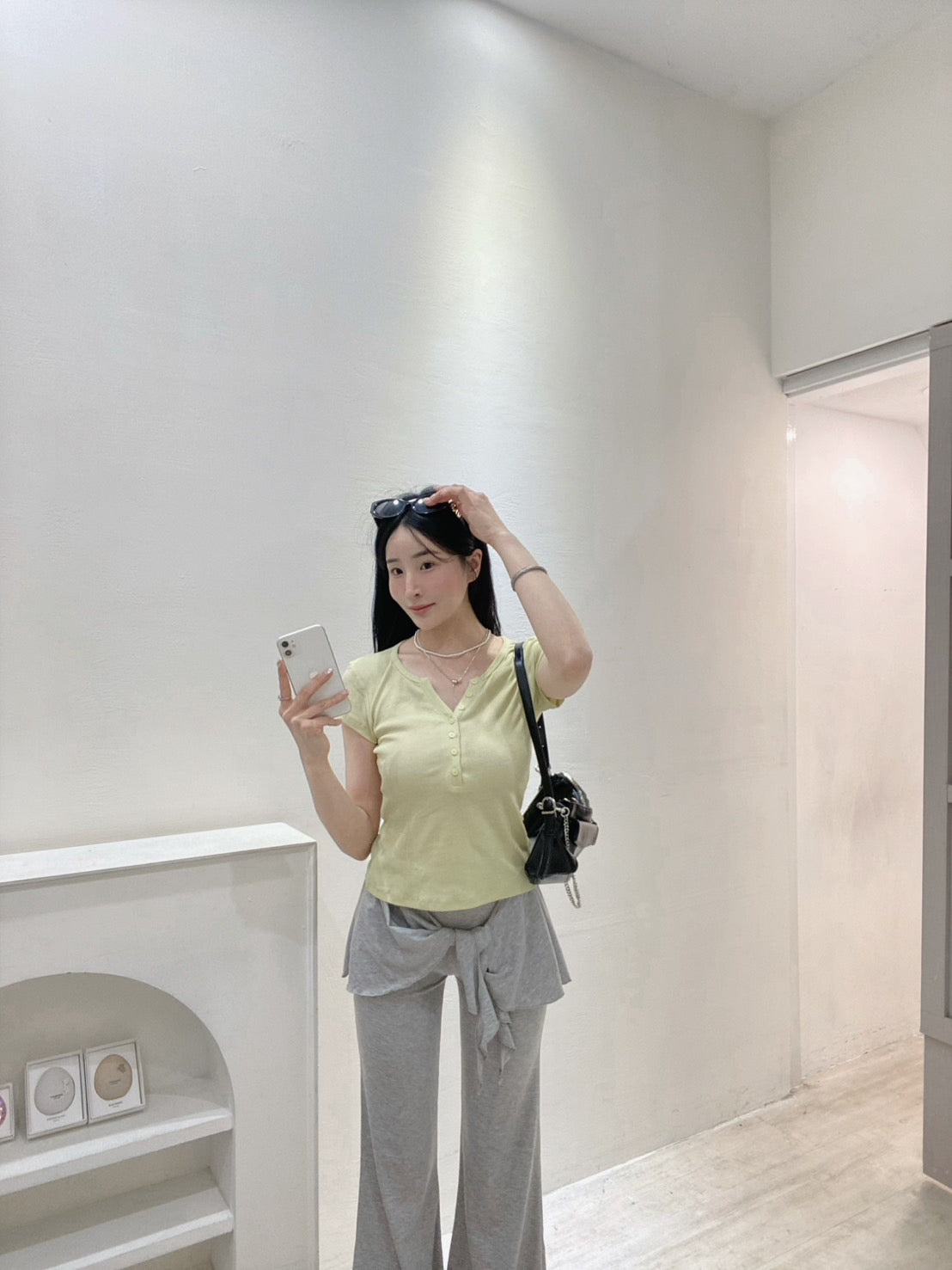 排扣V領彈力涼感上衣