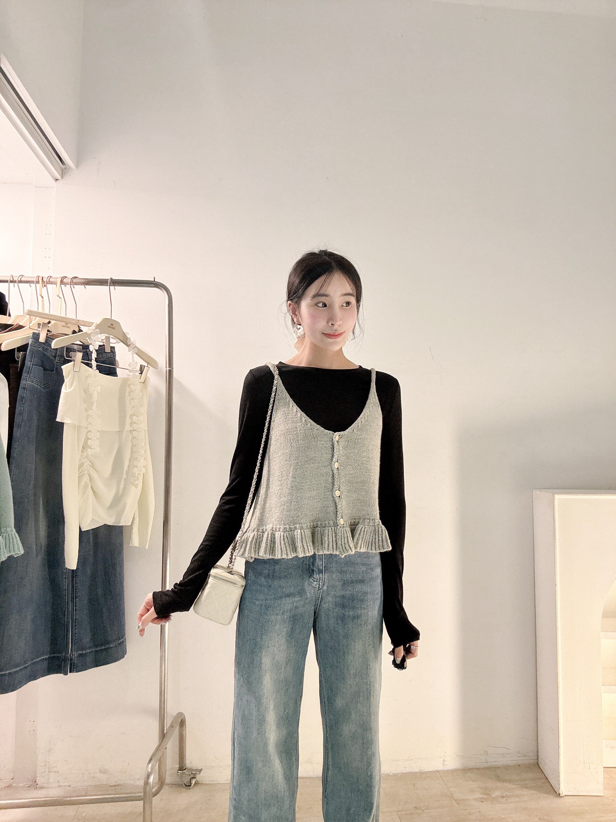 排扣荷葉針織背心