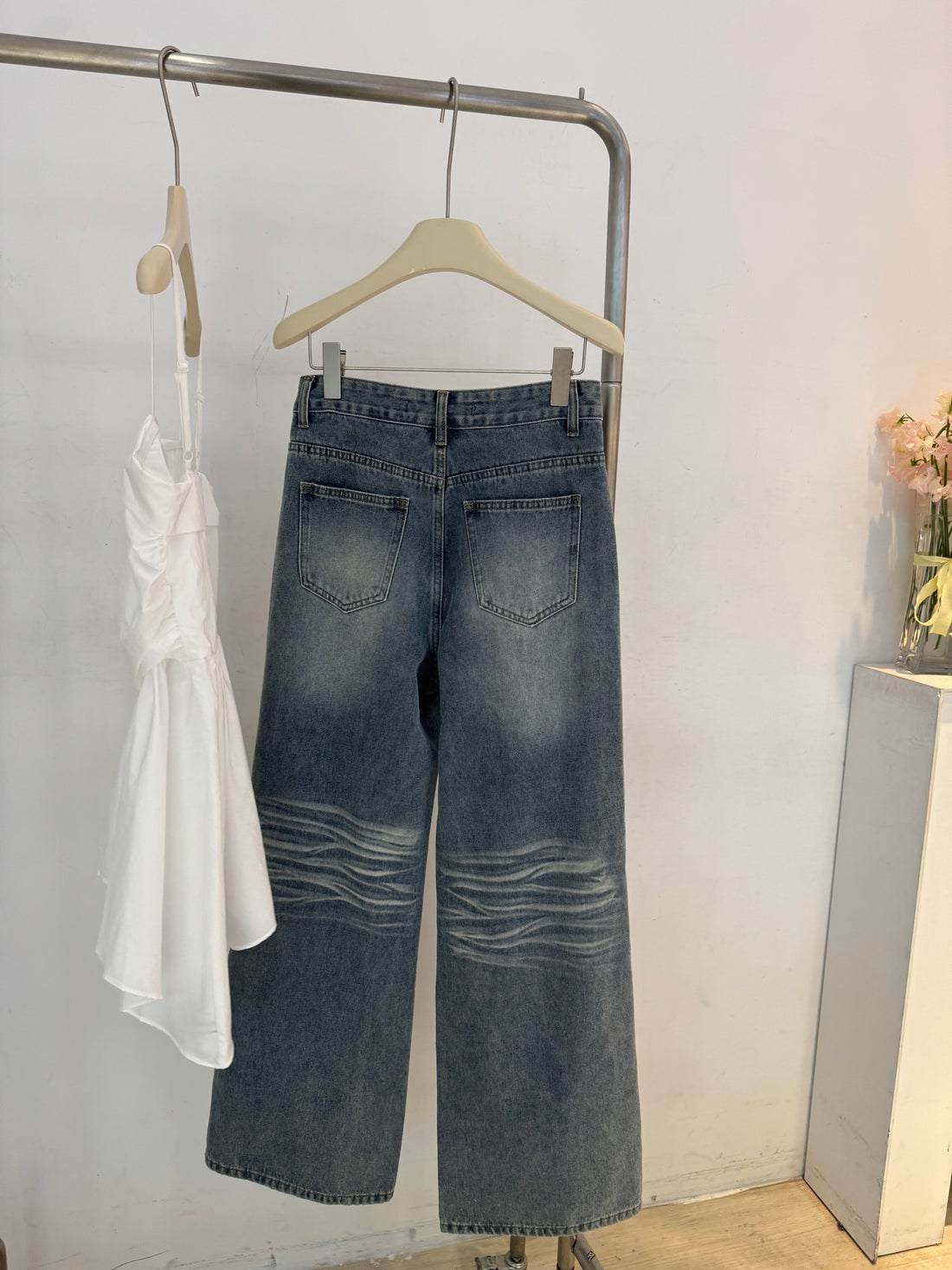 雙割破仿舊落地褲