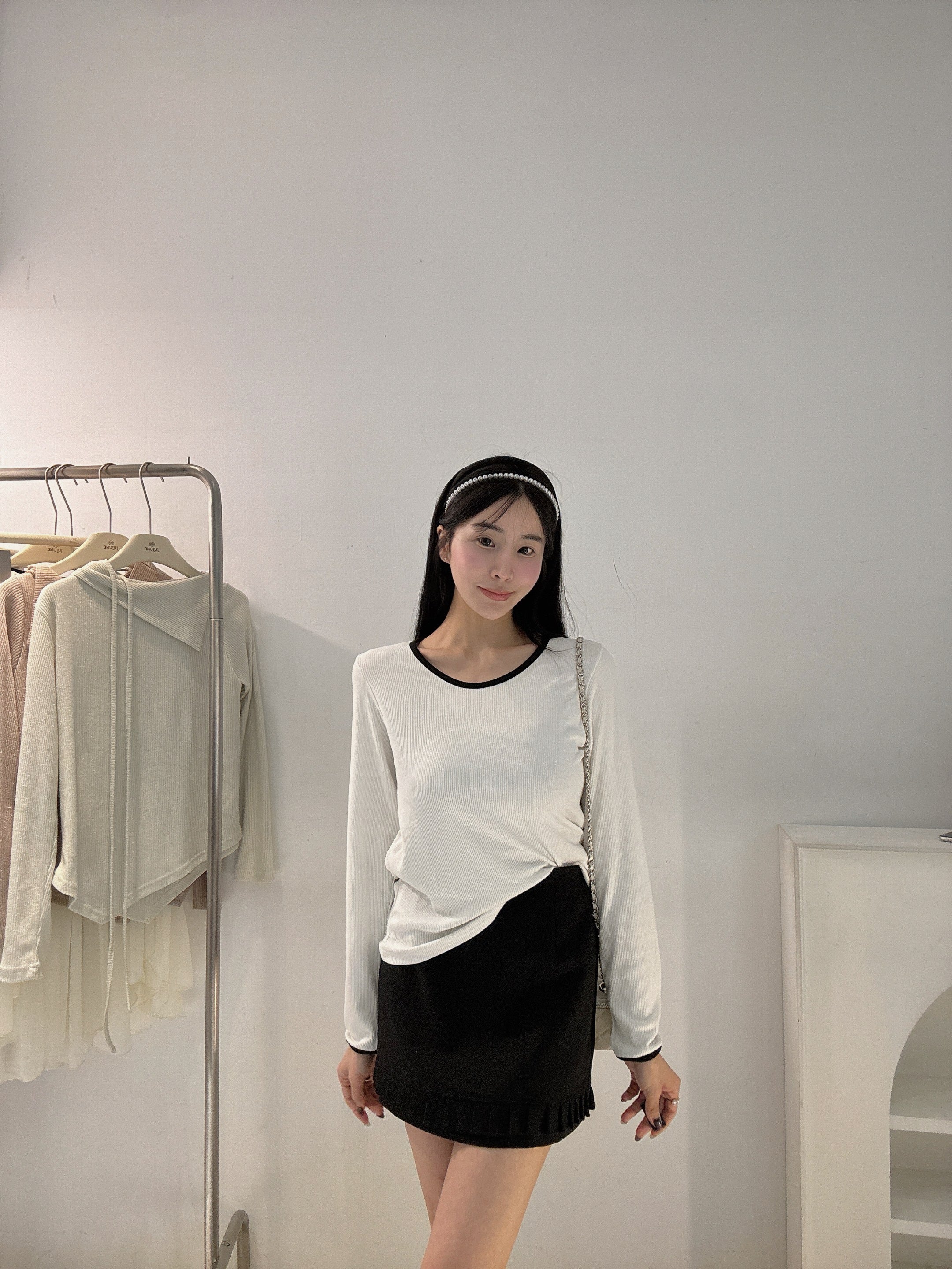 質感撞色圓領上衣