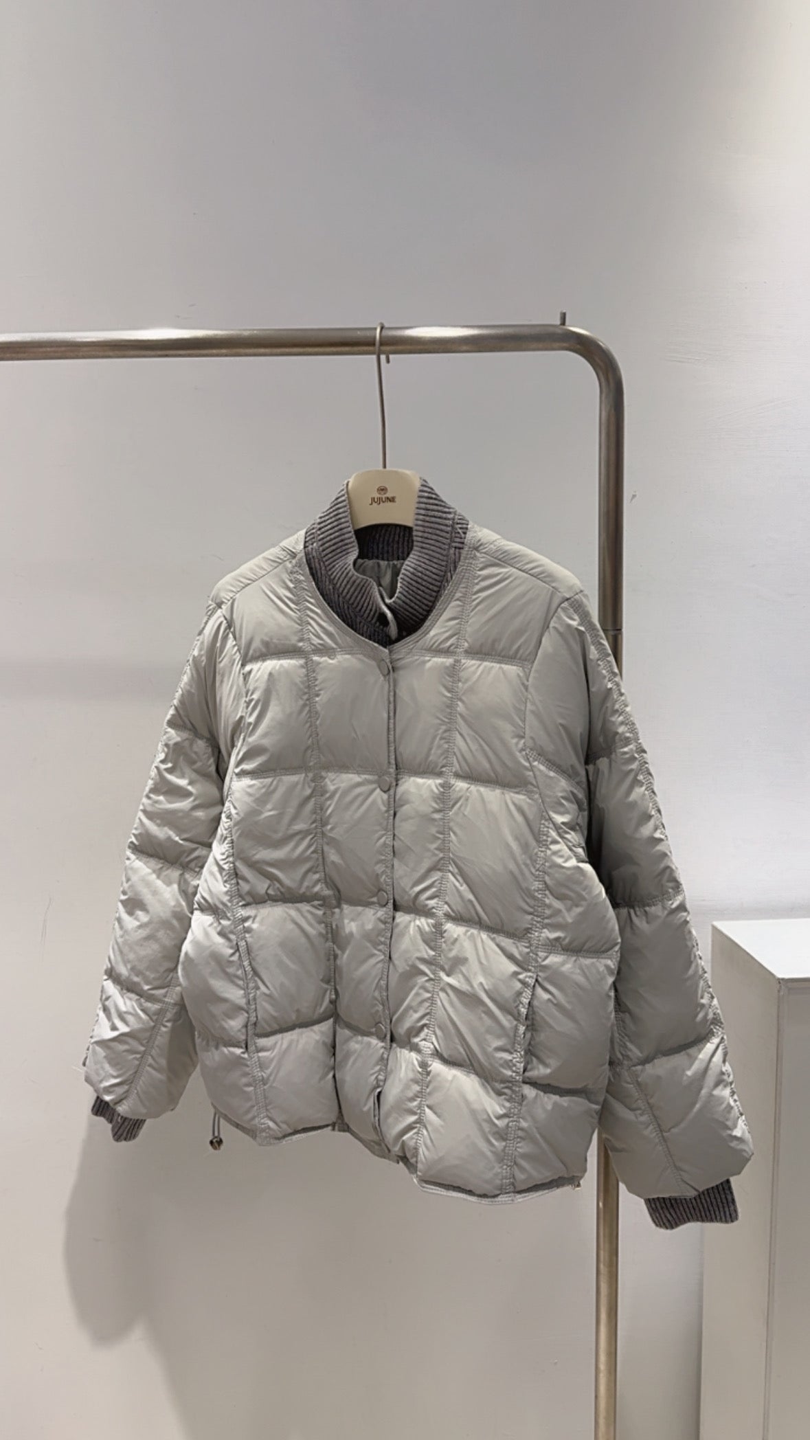 輕奢感拼接羽絨外套