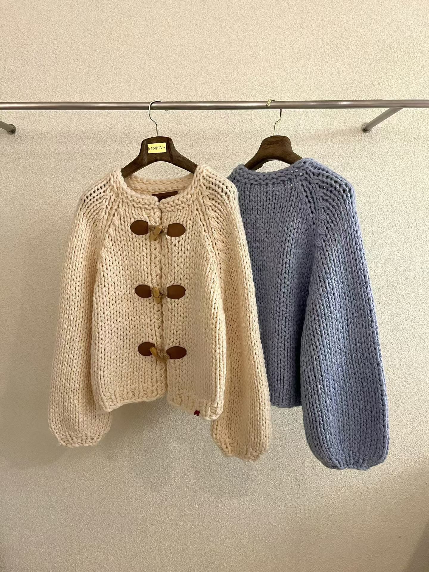 牛角扣羊毛針織外套