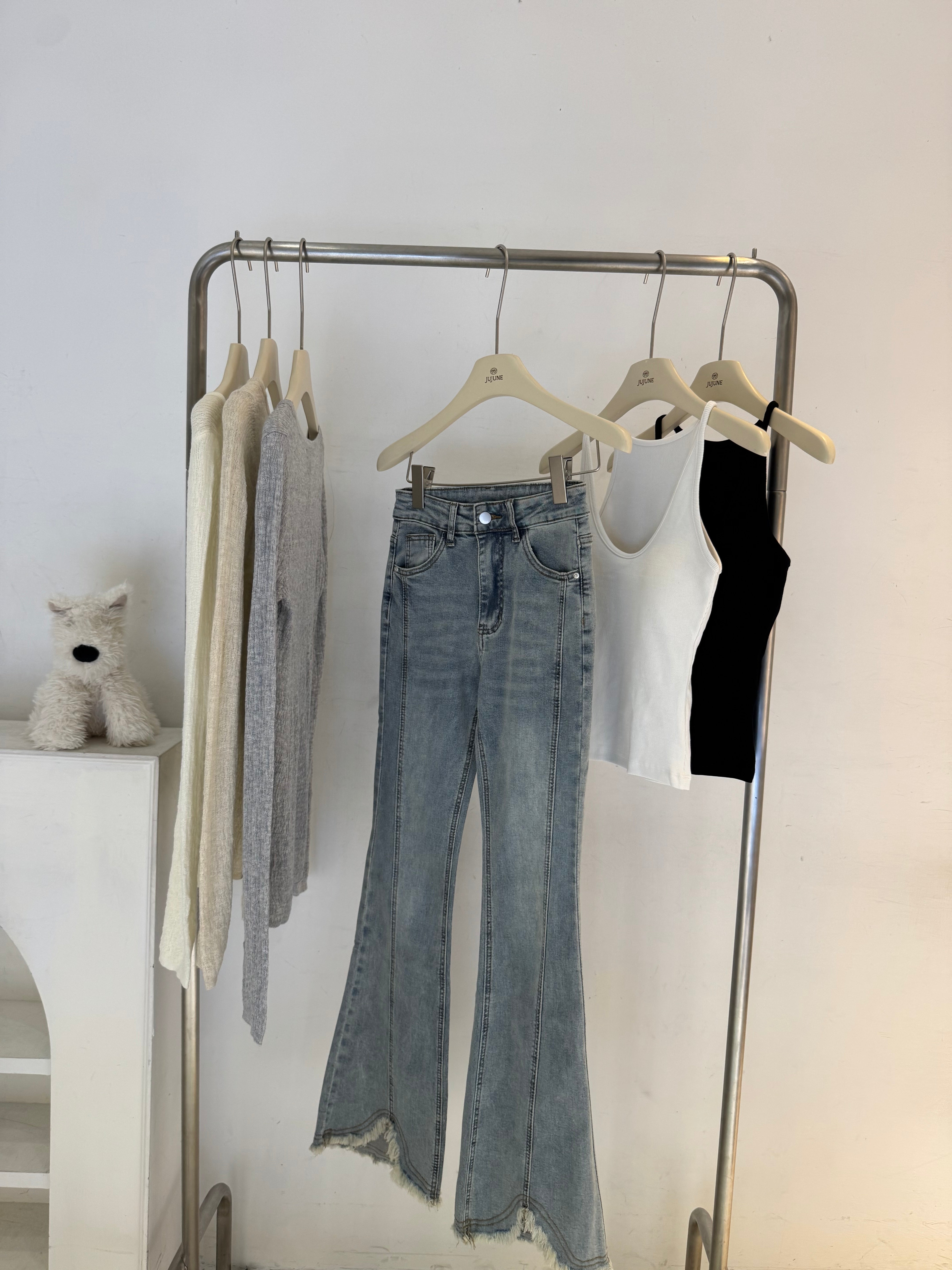 鬚鬚車線喇叭褲