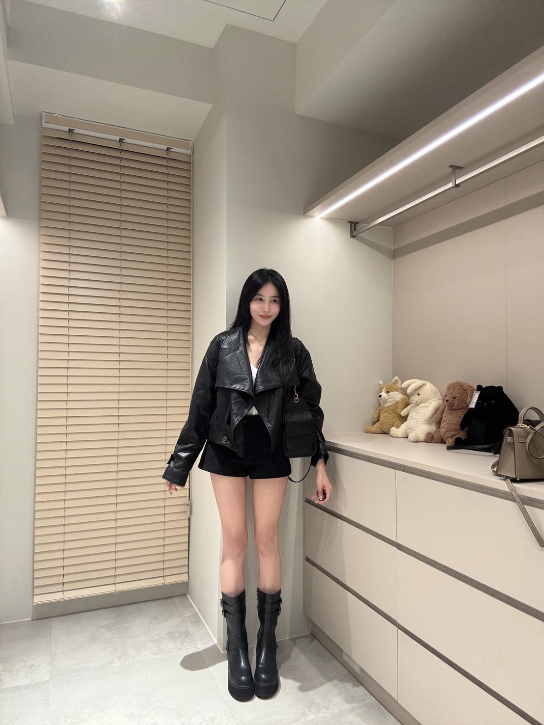 高腰長腿比例短褲