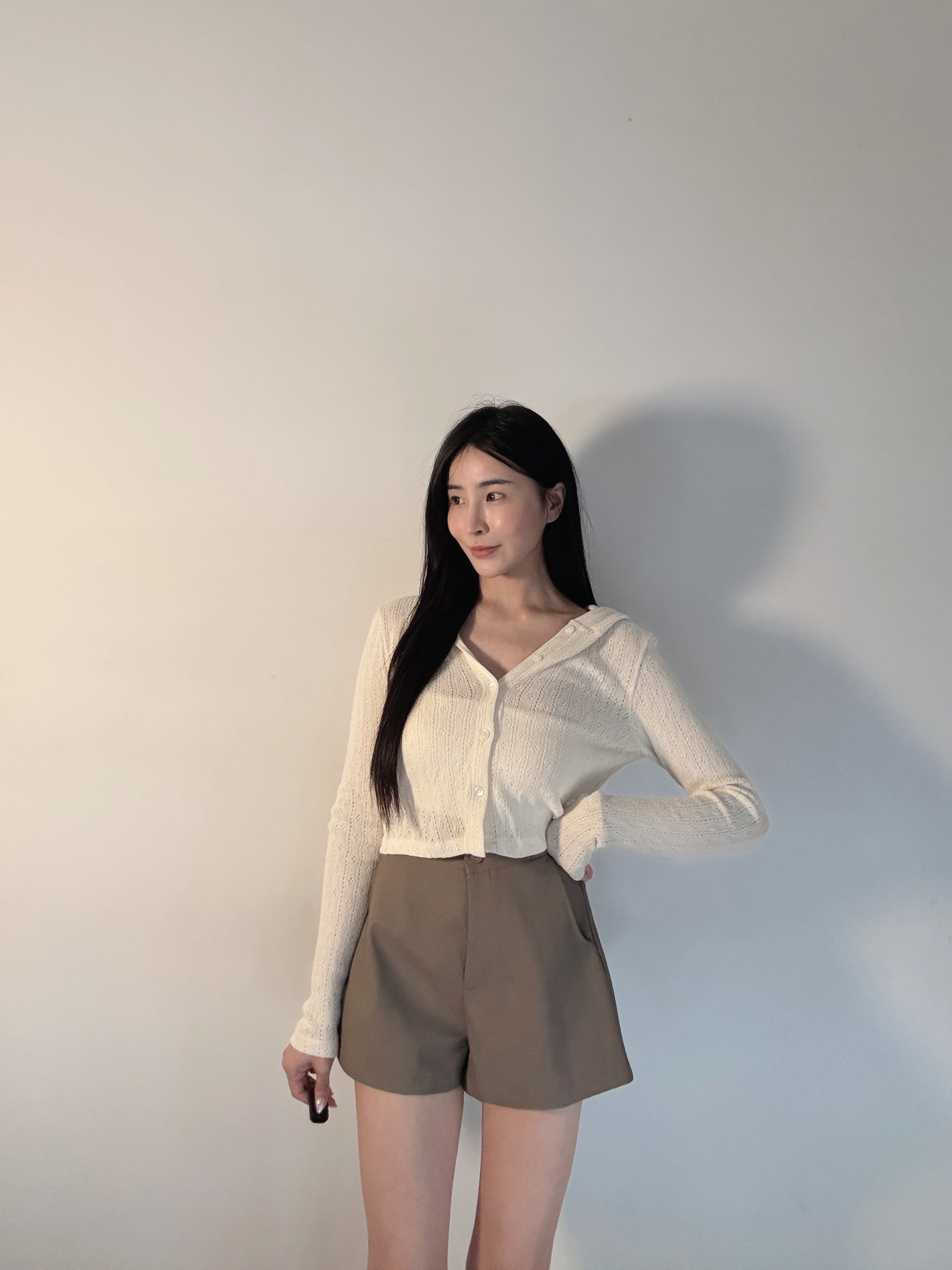單扣皮質短褲