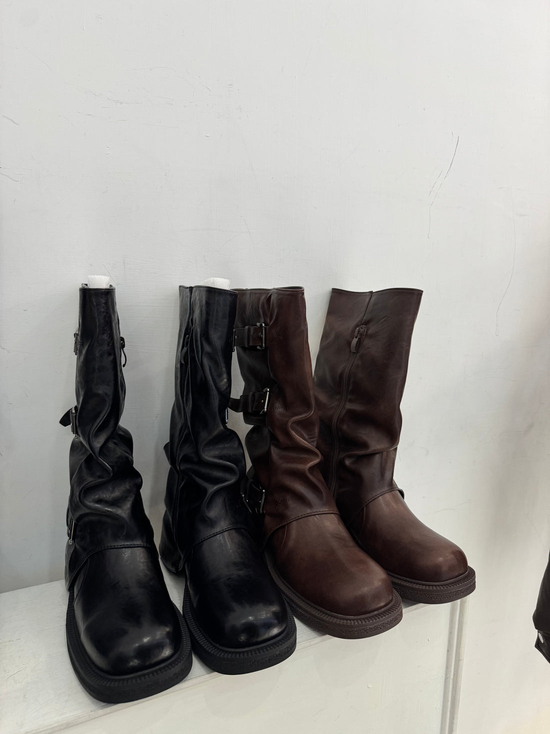 皮帶扣率性襪靴