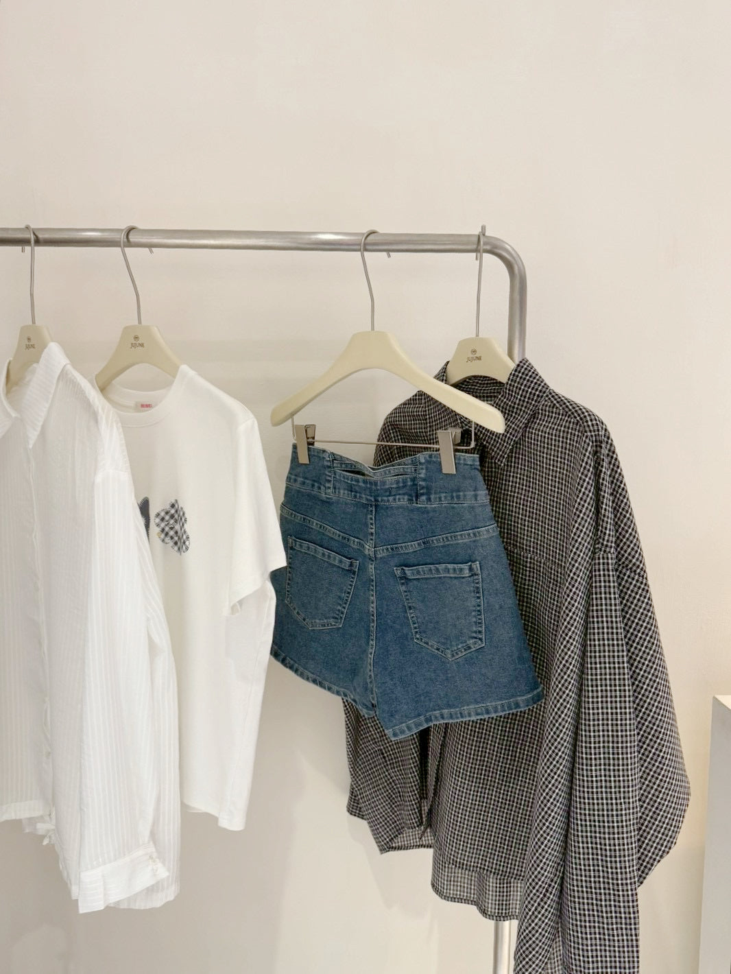 後交叉顯瘦牛仔短褲