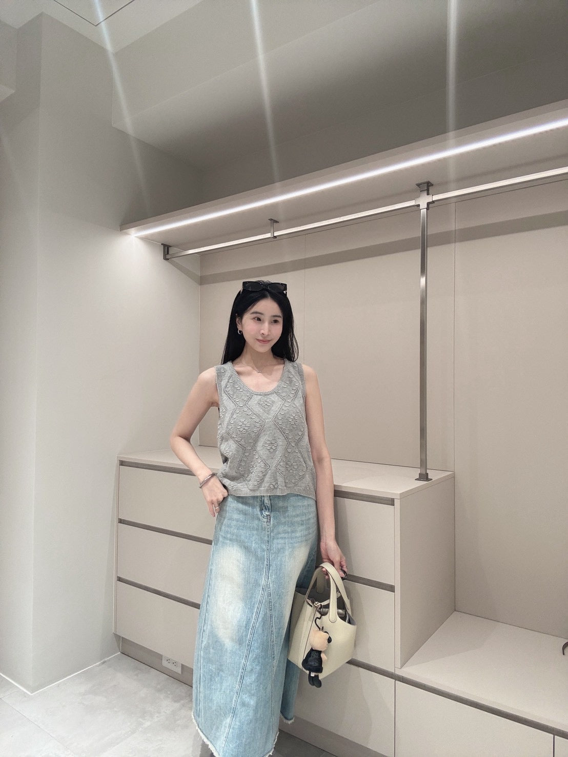 壓紋寬領口質感背心
