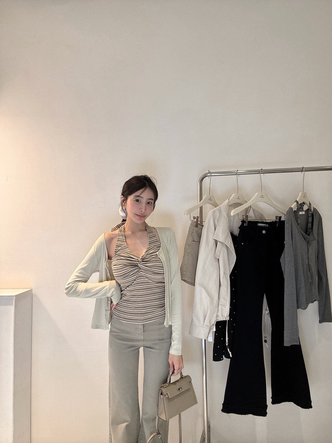 卡其直筒喇叭褲