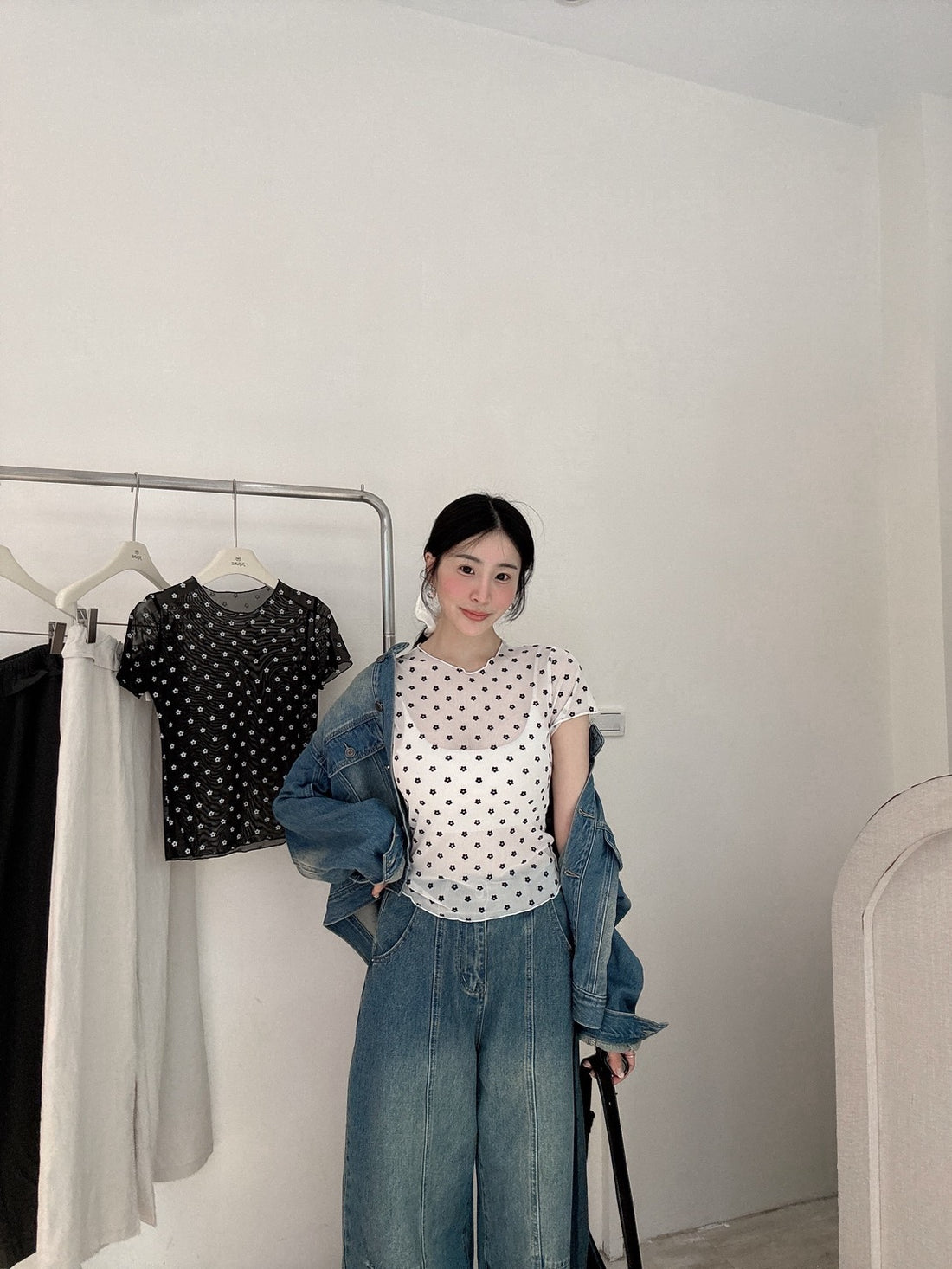 立體小花透膚衫