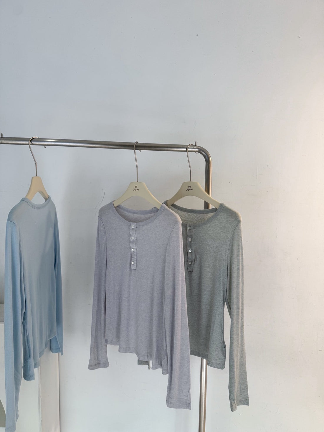 天絲棉排扣圓領上衣