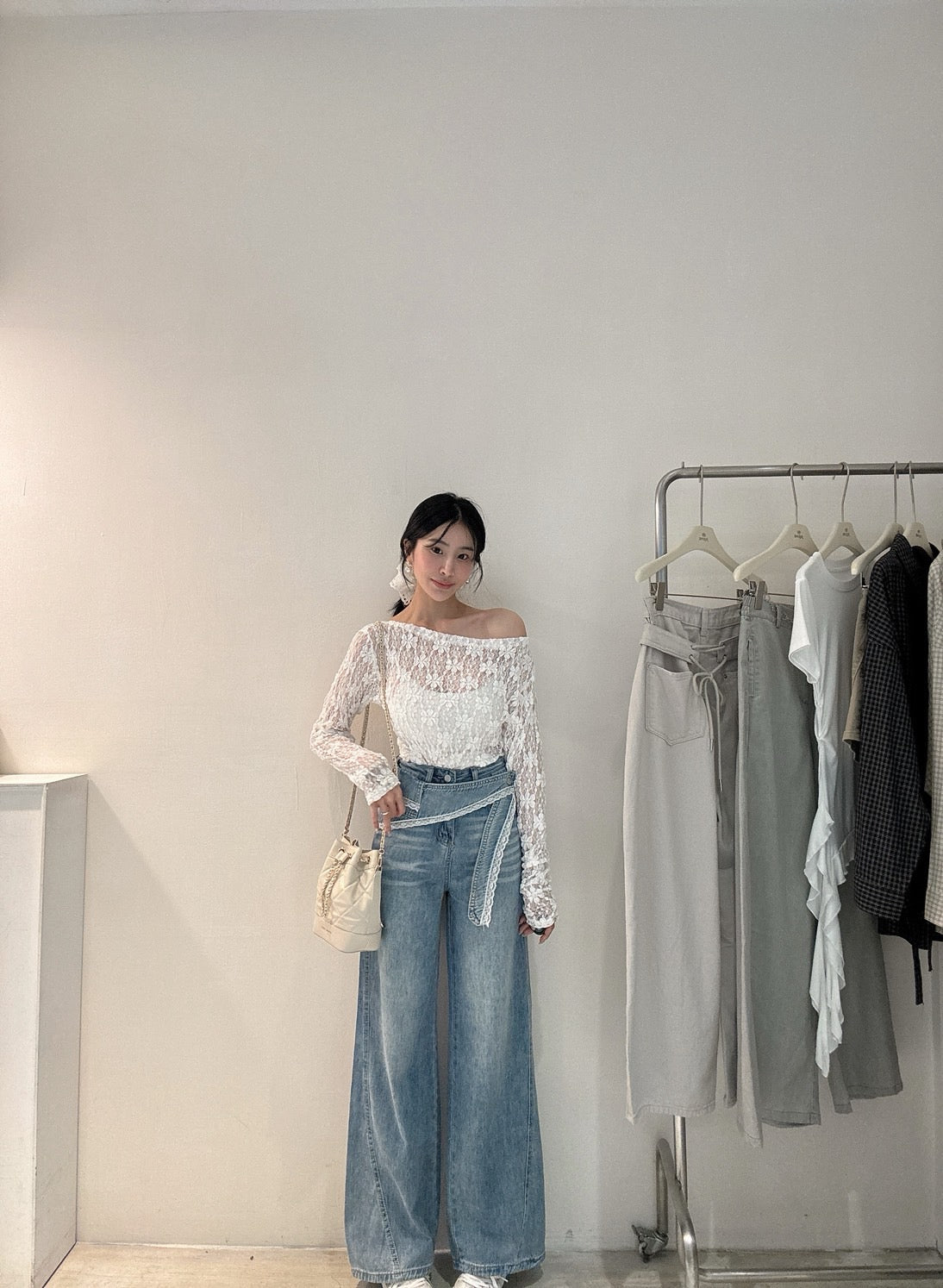 蕾絲腰帶造型直筒褲