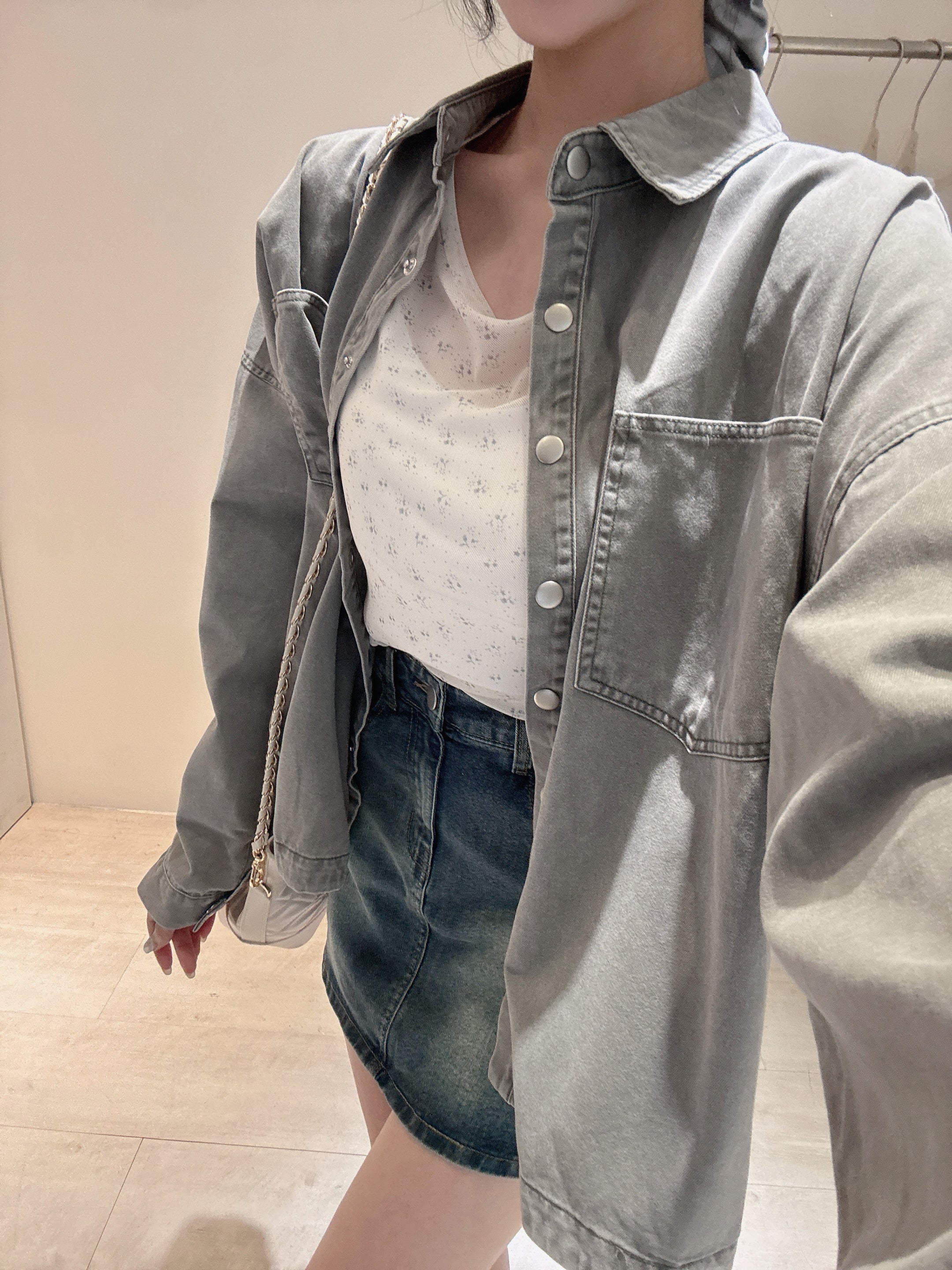 淺灰綠水洗襯衫