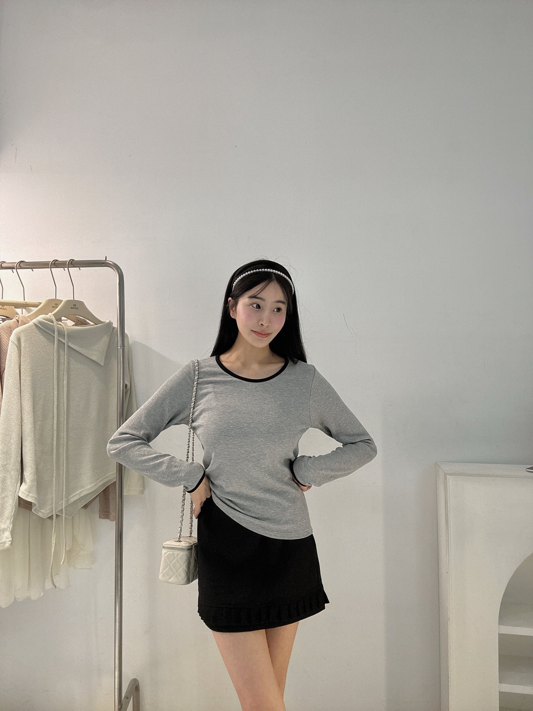 質感撞色圓領上衣