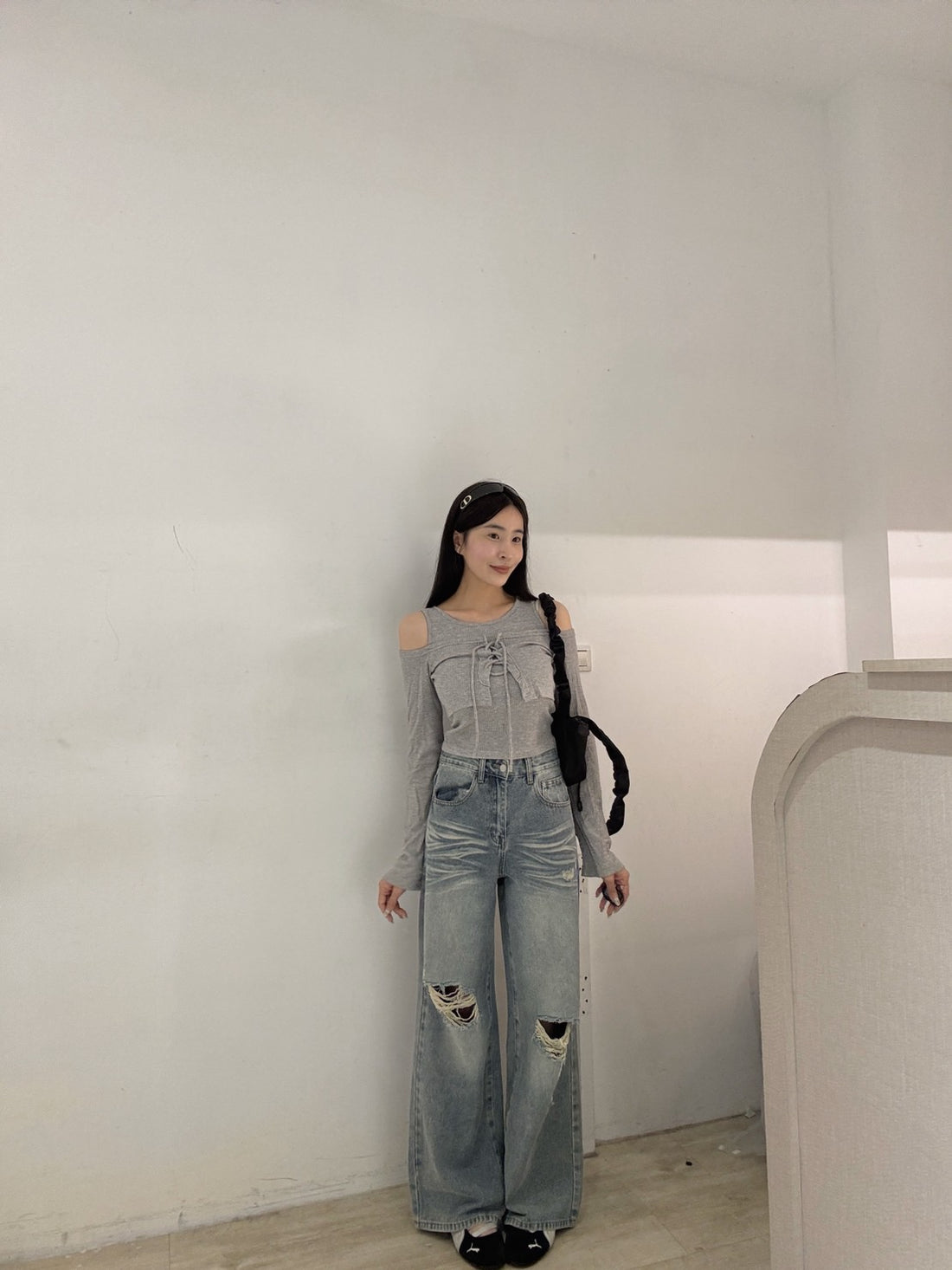 假兩件挖肩造型上衣