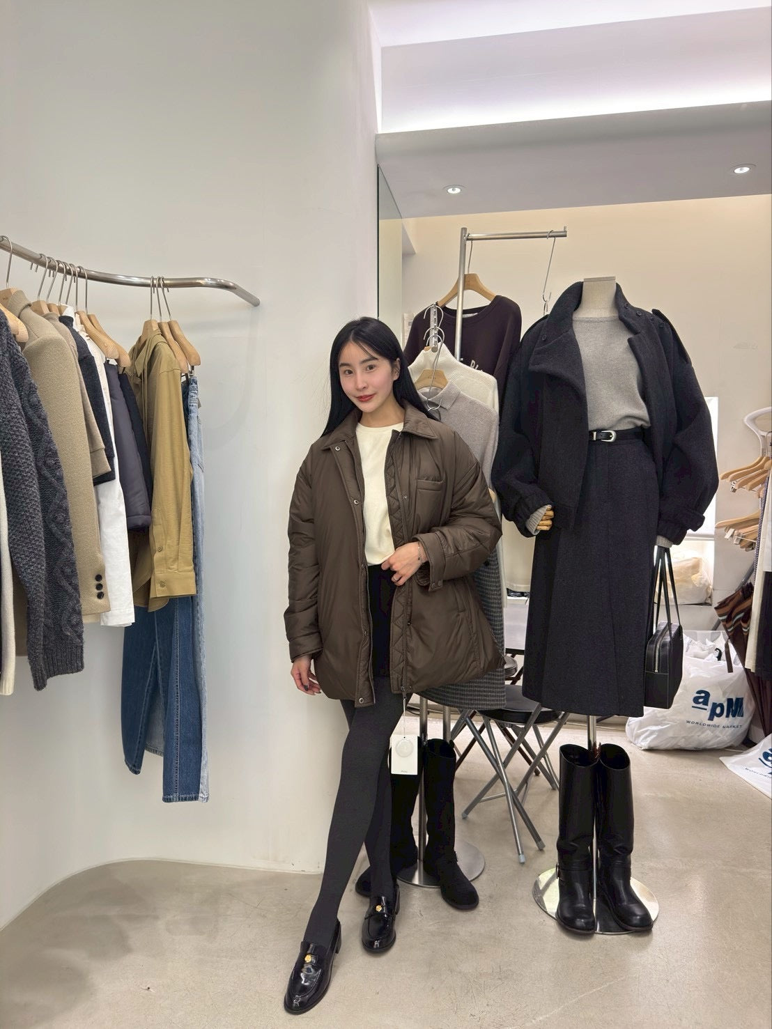 超輕巧收腰鴨絨外套