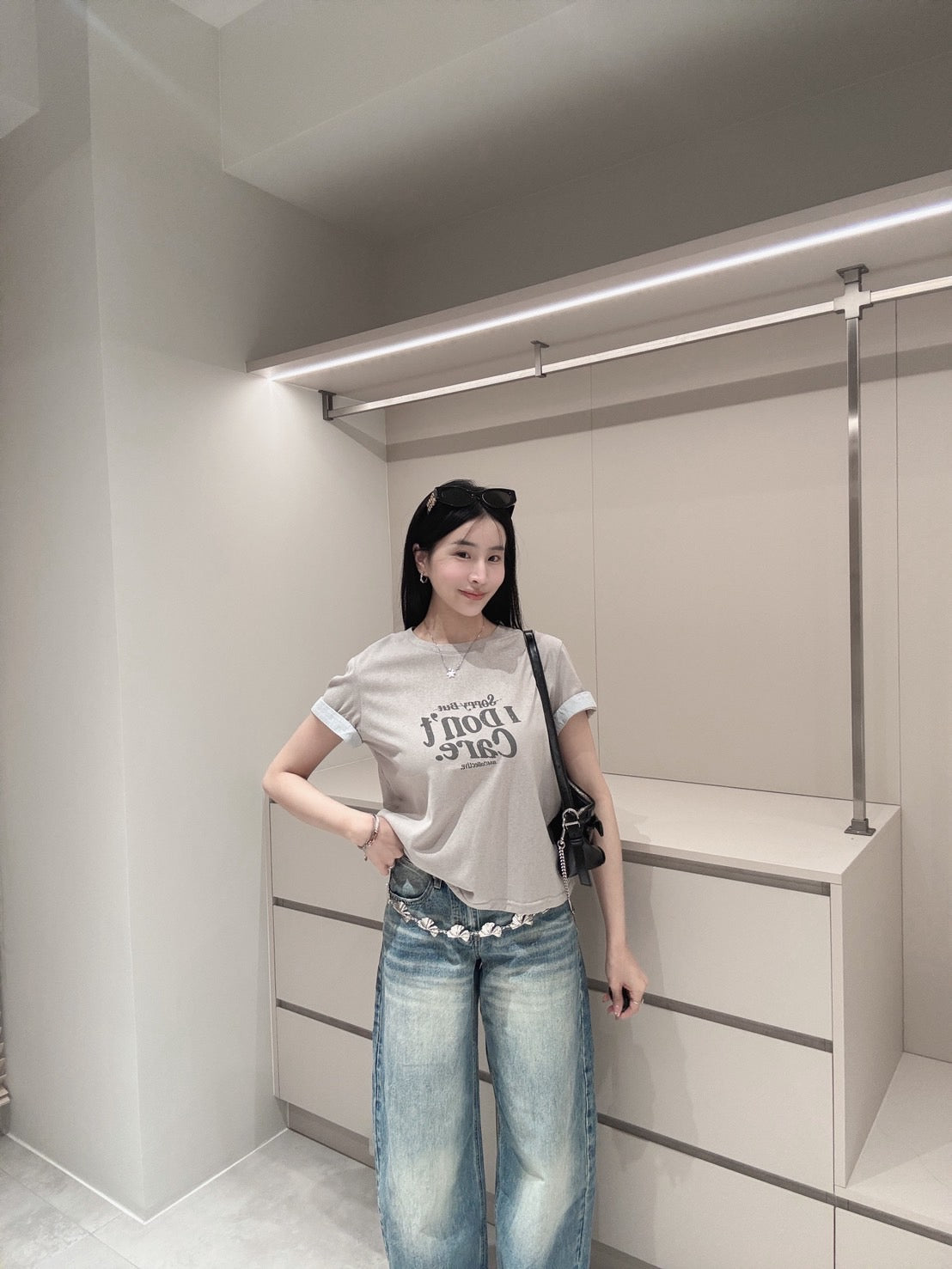 設計款反折袖上衣