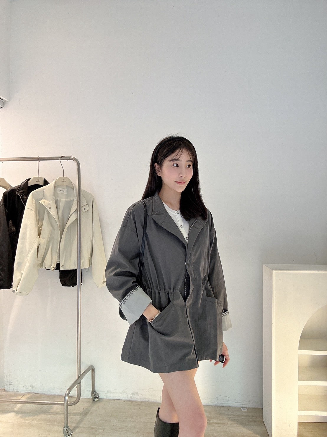 設計款刺繡風衣外套