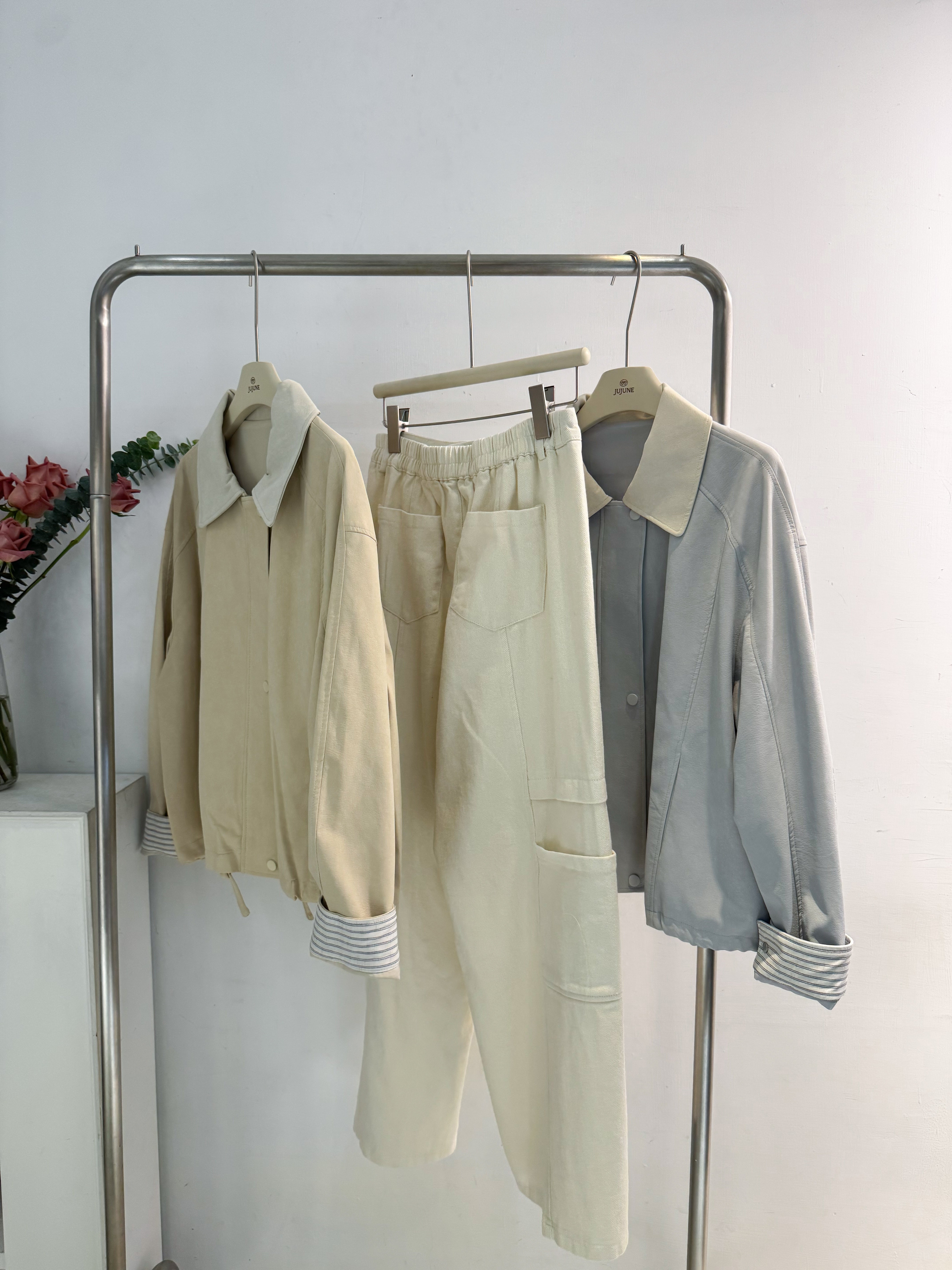 奶油白口袋直筒褲