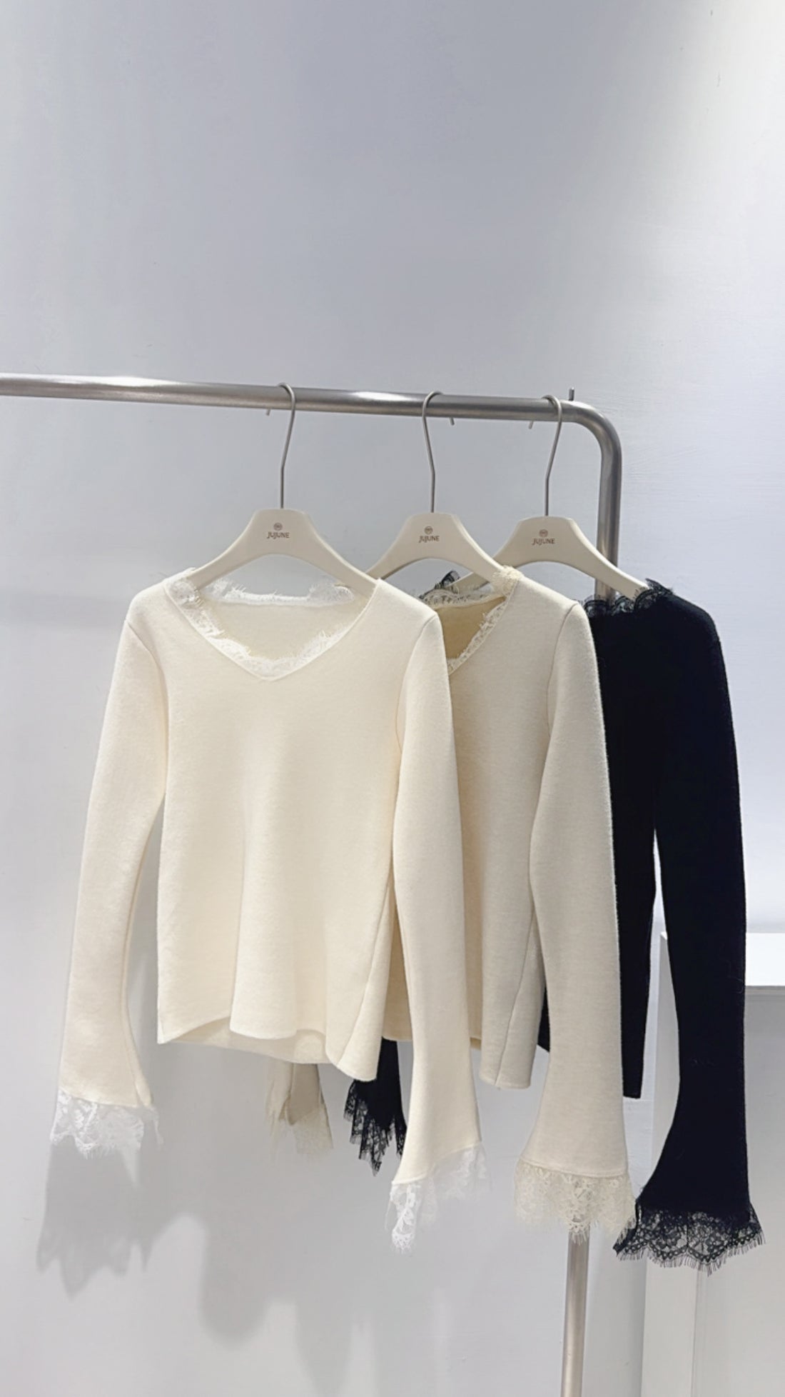 睫毛蕾絲刷絨上衣