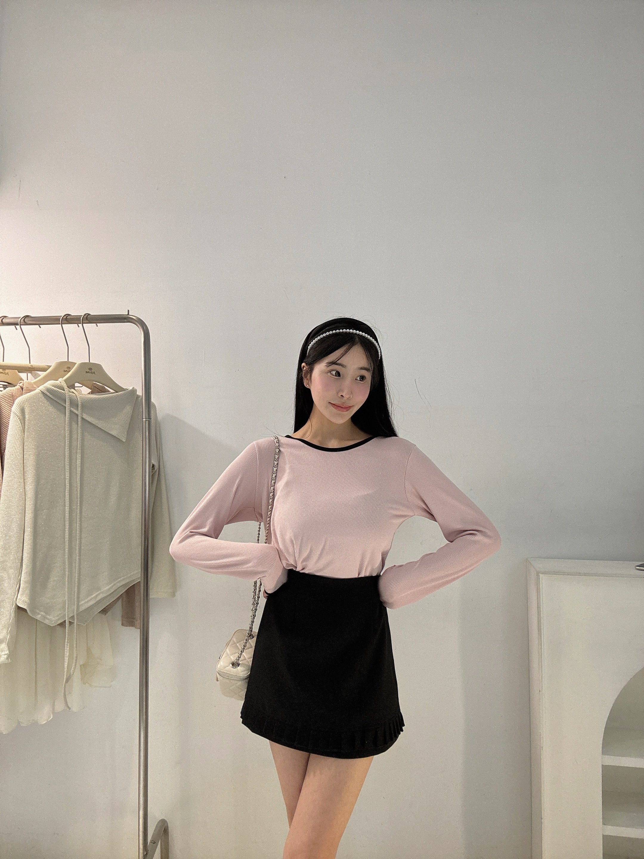 質感撞色圓領上衣