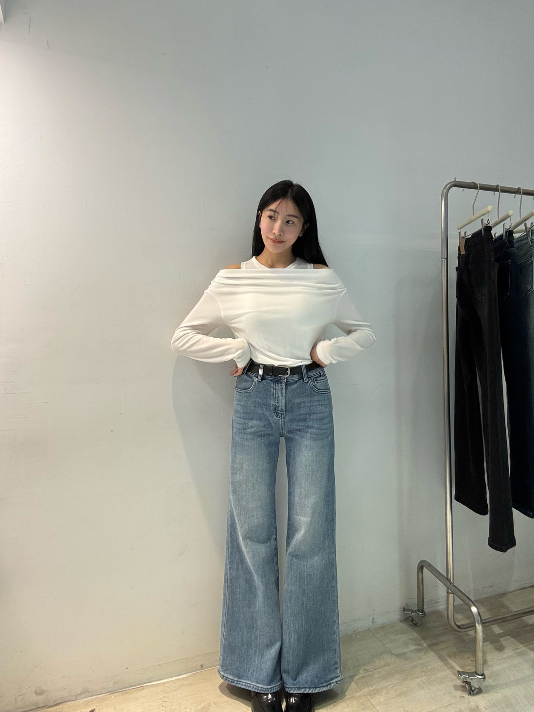 漂亮淺藍刷絨喇叭褲